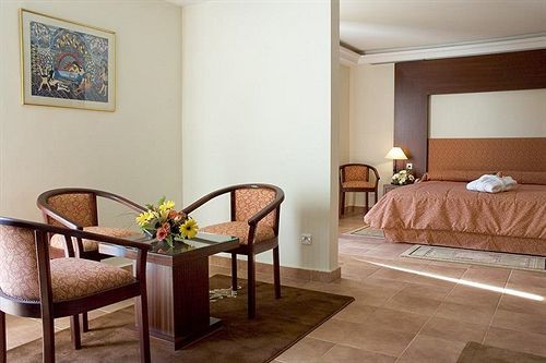 Golden Tulip Farah Khouribga Hotel Buitenkant foto